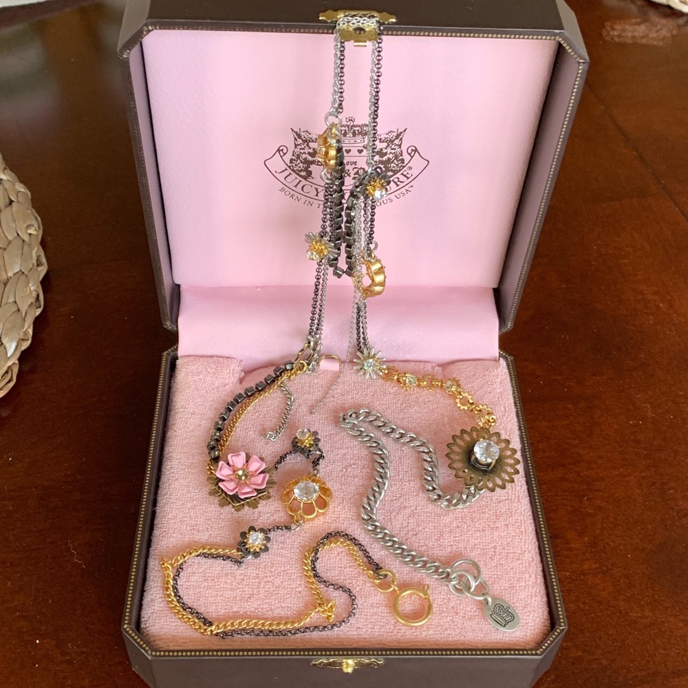 New Juicy Couture Gilded Flowers Strand Necklace
